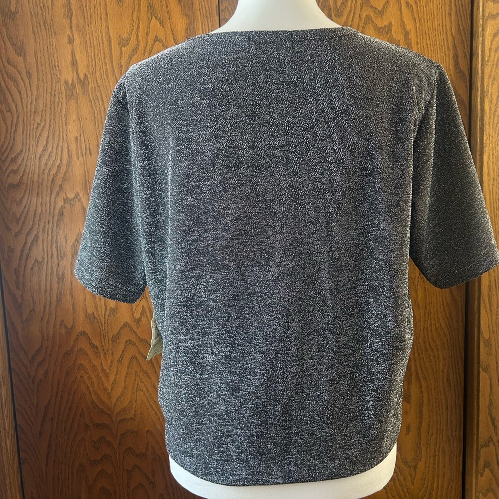 Altar’d State T-Shirt - Picture 4 of 8